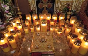 Cutremurător! Pragul dintre ani trecut la lumina lumânărilor
