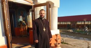 Ce colecționează un preot din Argeș. Unic în România!