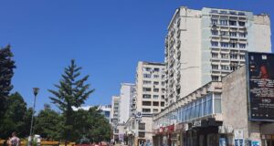 Trecători uimiți! Minune a sfântului în centrul Piteștiului