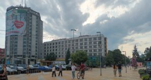 Ce vor piteștenii, un stadion sau școli și locuințe?