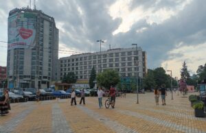 Ce vor piteștenii, un stadion sau școli și locuințe?