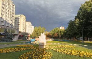 Ce se vinde în Pitești. Privitorii, unii oripilați alții extaziati